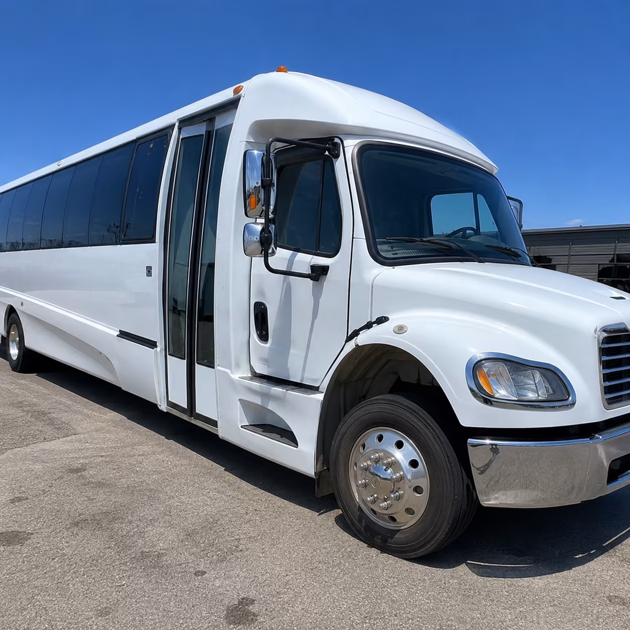 winery tour and pub crawl buses through the treasure valley